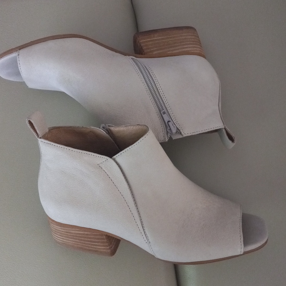 Corso Como Cream Leather Open-Toe Ankle Booties/ Size 7M
